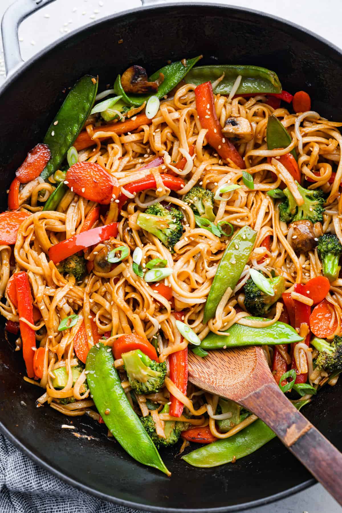 Quick 20-Minute Vegetable Lo Mein: Customizable Weeknight Meal